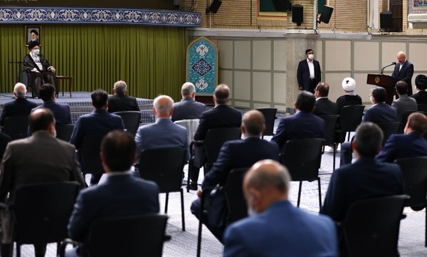 نمایندگان مجلس شورای اسلامی با امام خامنه‌ای دیدار کردند