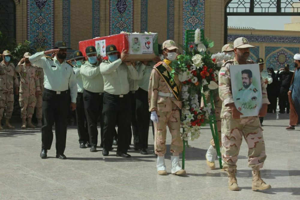 تشییع پیکرمطهر شهید «راه انجام» بر دستان مردم زابل