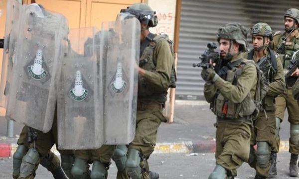 تیراندازی مبارزان فلسطینی به سمت نظامیان صهیونیست در نابلس