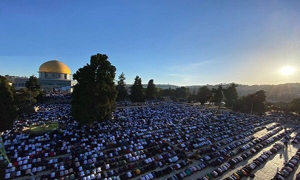 حضور گسترده فلسطینی‌ها در نماز عید قربان در مسجدالاقصی