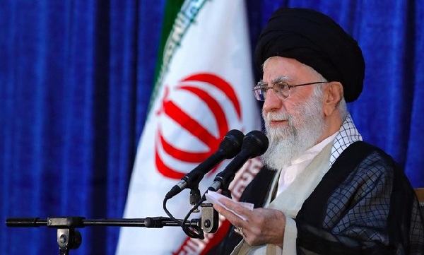رهبر معظم انقلاب اسلامی: من نمی‌خواهم این را در تلویزیون بگویم ...