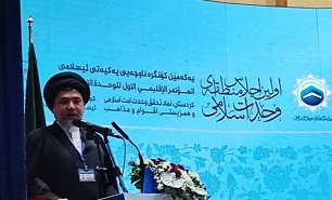 جمهوری اسلامی زنده کننده وحدت اسلامی در عصر جدید است