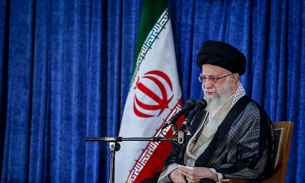 امام خامنه‌ای: هشت سال دفاع مقدس بایستی تاریخ ما را تغزیه کند/ «تلاش» راه زایل کردن دغدغه از دست دادن روحیه انقلابی