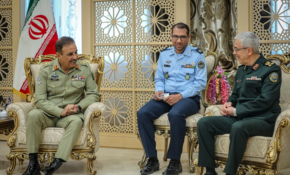 رئیس کمیته مشترک رؤسای ستاد ارتش پاکستان با سرلشکر باقری دیدار کرد
