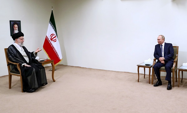 امام خامنه‌ای: در مقابل سیاست‌های فریبکارانه غرب هوشیار باشیم/ ایران و روسیه نیاز به همکاری‌های متقابل دارد