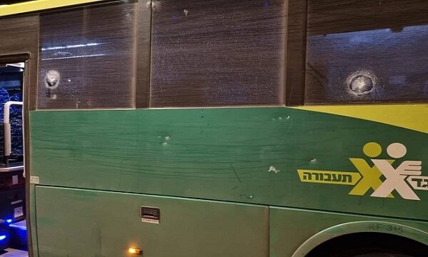 تیراندازی به اتوبوس حامل صهیونیست‌ها در کرانه باختری