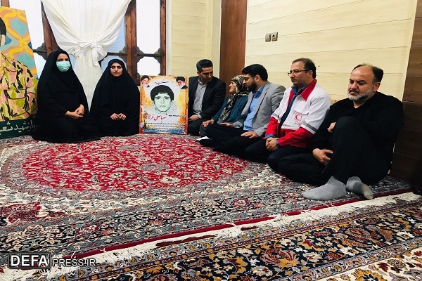 دیدار فرماندار جویبار با خانواده شهیدان «مسلم‌نژاد» و «فرزانه» + تصاویر