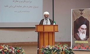دشمن مسئله حجاب را به مهم‌ترین مطالبه مردم مبدل می‌کند