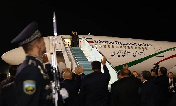 رئیسی دقایقی قبل سمرقند را به مقصد تهران ترک کرد