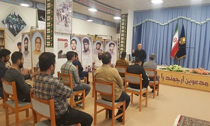 بازدید کارکنان فرماندهی انتظامی اردبیل از مرکز فرهنگی دفاع مقدس استان