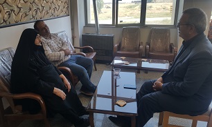 حضور مادر شهید «بنیادی» در مرکز فرهنگی و موزه دفاع مقدس استان اردبیل