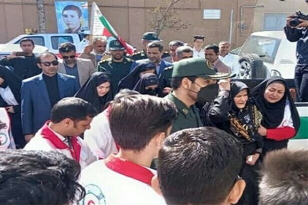 مراسم استقبال از مادر شهید زکی برگزار شد