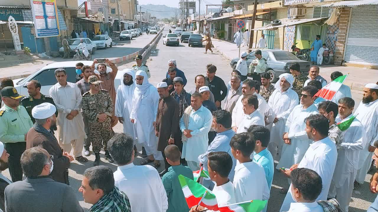 راهپیمایی نمازگزاران جمعه اهل سنت و تشیع شهرستان نیکشهر درمحکومیت اغتشاشات اخیر