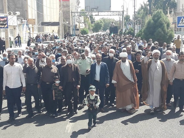 نمازگزاران کرمانی دراعتراض به اغتشاشات اخیر راهپیمایی کردند+تصاویر