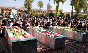 تشییع سه شهید در حرم مطهر شاهچراغ شیراز
