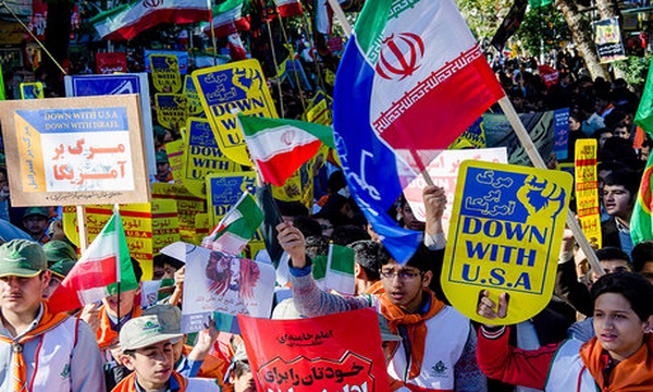 حضور مردم در راهپیمایی ۱۳ آبان نشانه نفرت از استکبار جهانی است