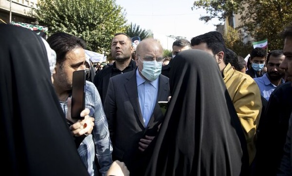 حضور قالیباف در مراسم راهپیمایی یوم الله ۱۳ آبان