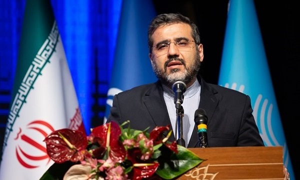 دشمن از عظمت و قدرت مردم ایران می‌ترسد