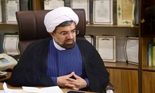 صاحبان اصلی کشور شهدا و خانواده های شهدا هستند