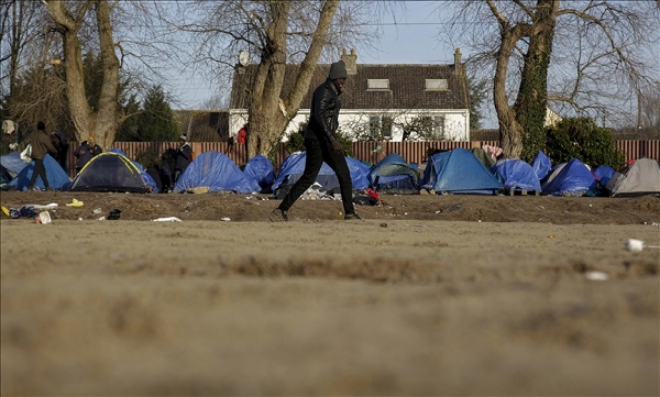 موج انتقاد‌ها از خشونت پلیس فرانسه علیه پناهجویان