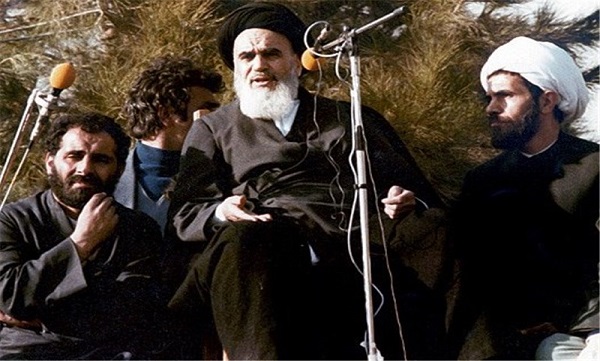 رهبر کبیر انقلاب اسلامی: استقرار حکومت «الله» در گروی وحدت در جامعه اسلامی است