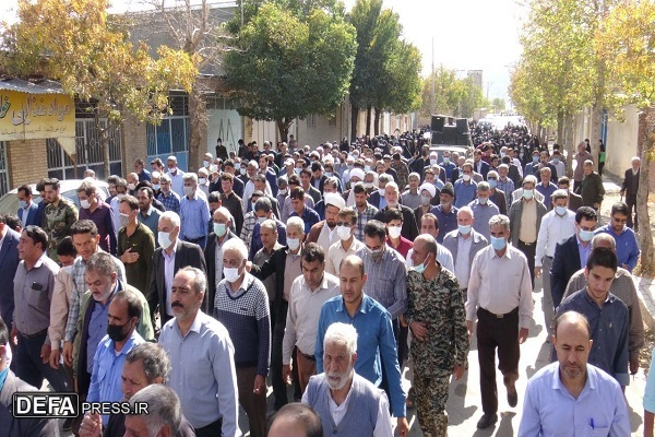 راهپیمائی مردم کرمان در محکومیت حمله تروریستی به حرم مطهر شاهچراغ + تصاویر