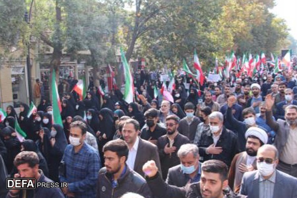 تشییع پیکر شهید «احسان مرادی» بر دستان مردم همدان +تصاویر