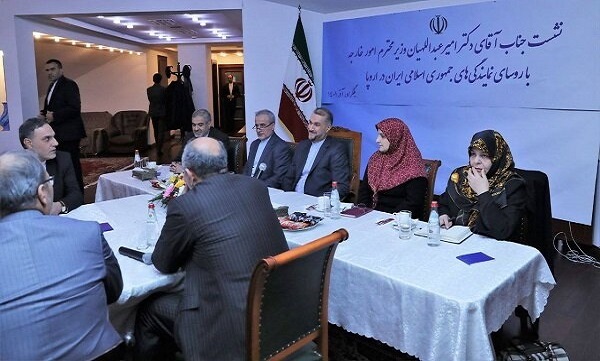 وزیر امور خارجه با سفرای جمهوری اسلامی ایران در اروپا دیدار کرد
