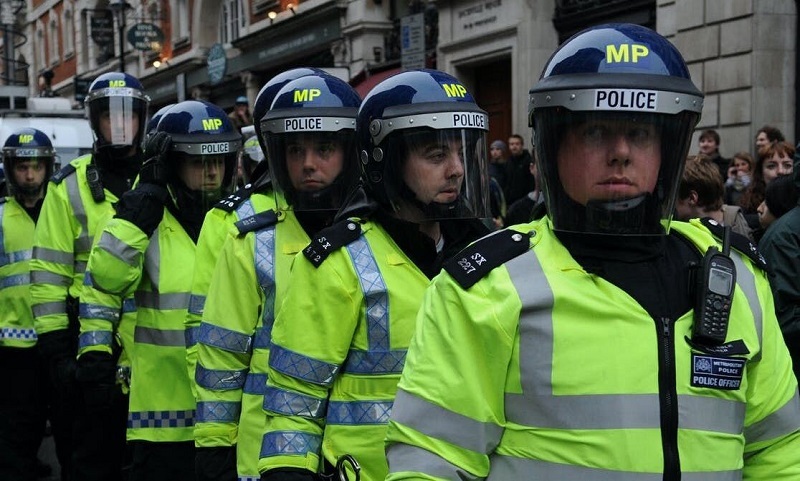 تشدید سرکوب پلیس و نقض حق آزادی تجمعات مسالمت آمیز در انگلیس