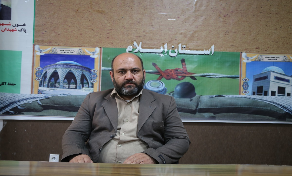 تدفین ۵ شهید گمنان در استان ایلام