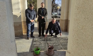 ادای احترام مدیرکل حفظ آثار دفاع مقدس اردبیل به شهدای شهرستان نمین