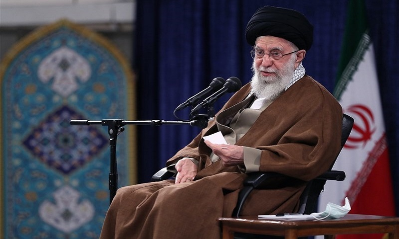امام خامنه‌ای: حضور بسیج نشان می‌دهد انقلاب زنده است/ مذاکره با آمریکا مشکلی را حل نمی‌کند