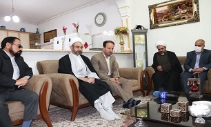 دیدار نوروزی نماینده ولی فقیه در استان ایلام با خانواده شهدا// عکس نمایه عوض شود// نمایه باید تک عکسی باشه