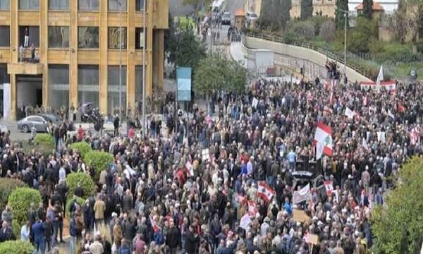 درگیری میان معترضان و نیروهای امنیتی در لبنان