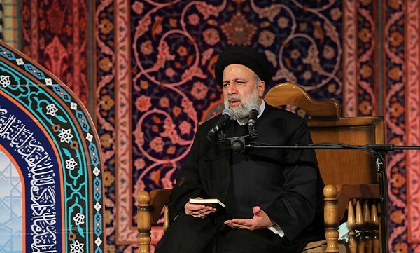 حضور حجت‌الاسلام  رئیسی درمراسم شب احیا در امامزاده صالح(ع) تهران
