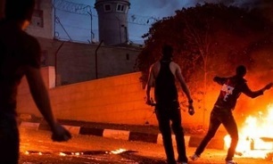 جوانان فلسطینی یک برج نظامی رژیم صهیونیستی را آتش زدند