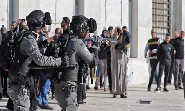 بازداشت ۱۷ فلسطینی در آخرین جمعه ماه مبارک رمضان در مسجد الاقصی