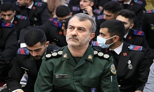 لباس ارتش جمهوری اسلامی نماد خدمت و جهاد است