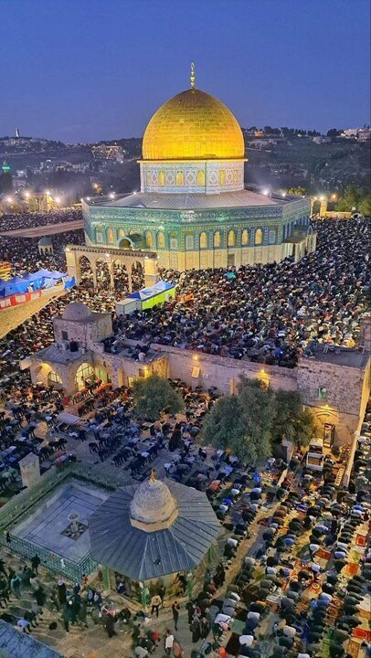 حضور بیش از ۲۸۰ هزار نمازگزار فلسطینی در مسجدالاقصی