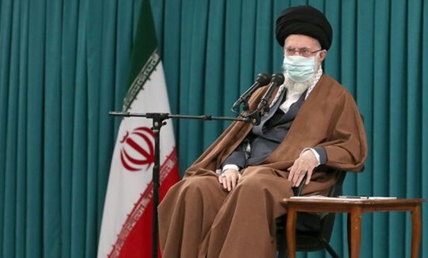 امام خامنه‌ای: جلسه اقتصادی سران قوا امری موقت و برای مقاصد خاص است/ مطالبه دانشجویی همراه با واقع بینی و ارائه راه حل باشد