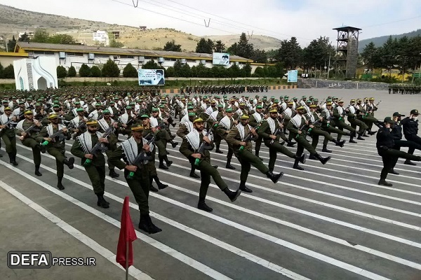 مراسم اهدای درجه به سربازان نمونه مرکز آموزش شهید ادیبی فراجا در مرزن آباد+ تصاویر