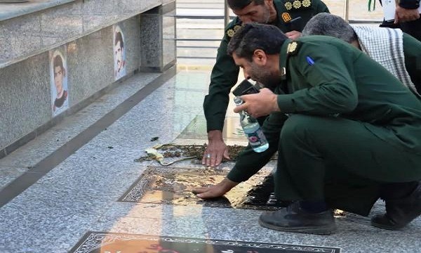 اعضای ستاد کنگره شهدای مازندران به مزار شهید «عظیمی» ادای احترام کردند+ تصاویر