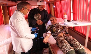 اهدای خون توسط کارکنان منطقه پدافند هوایی