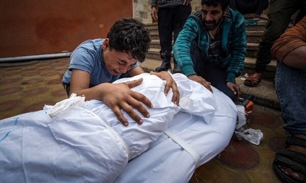 بمباران منطقه‌های مختلف نوار غزه ادامه دارد/ انتقال ۷۵ شهید و زخمی به بیمارستان شهدا الاقصی