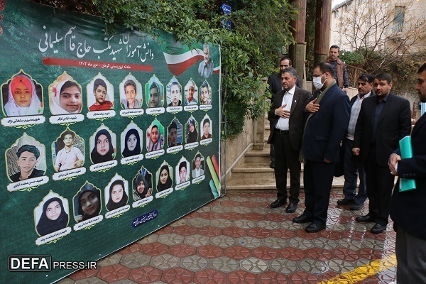 ادای احترام وزیر آموزش و پرورش در قم به شهدای دانش‌آموز کرمان
