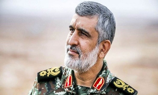 سردار حاجی‌زاده: مقر داعش را از فاصله ۱۳۰۰ کیلومتری مورد اصابت قرار دادیم