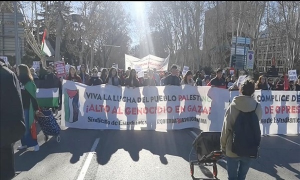 تظاهرات ده‌ها هزار نفر در اسپانیا علیه رژیم اسرائیل و حمایت از مردم غزه
