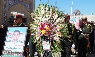پیکر مطهر سرهنگ شهید «احسان بخشنده» در شیراز تشییع شد