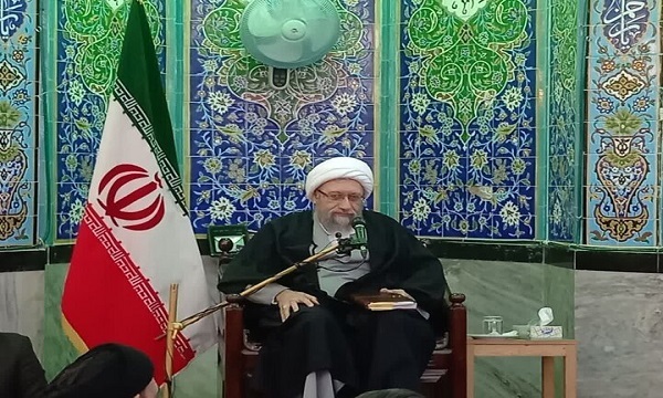 «بصیرت» انسان را از «فتنه» دور می‌کند/ جمهوری اسلامی «محور مقاومت» است