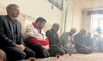 رئیس هلال احمر کشور با خانواده شهید امدادگر حمله تروریستی کرمان دیدار کرد